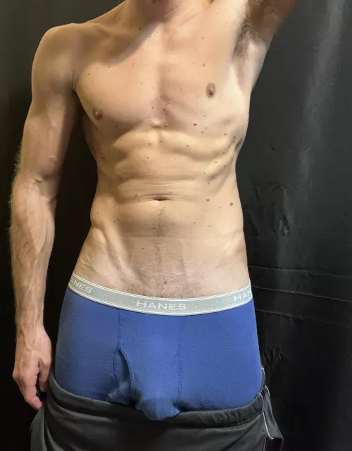 (29) it’s Friday, we should be sending nudies to eachthr rn