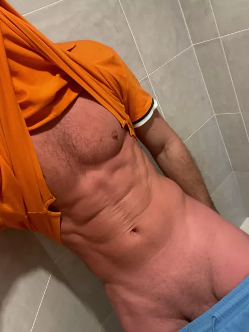 [29] new account. Sending full nude to everyone who replies 