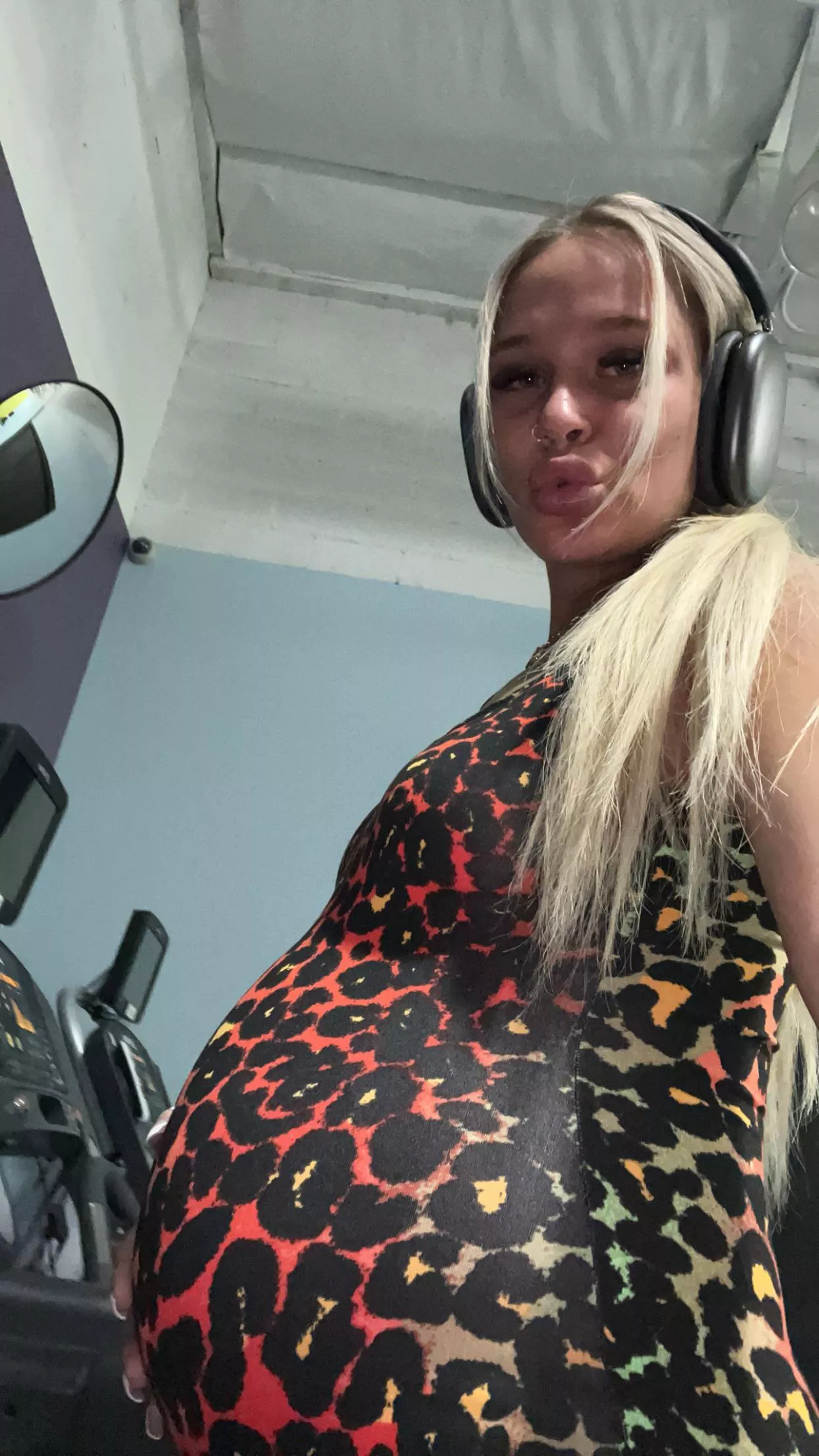 31 weeks pregnant at the gym 