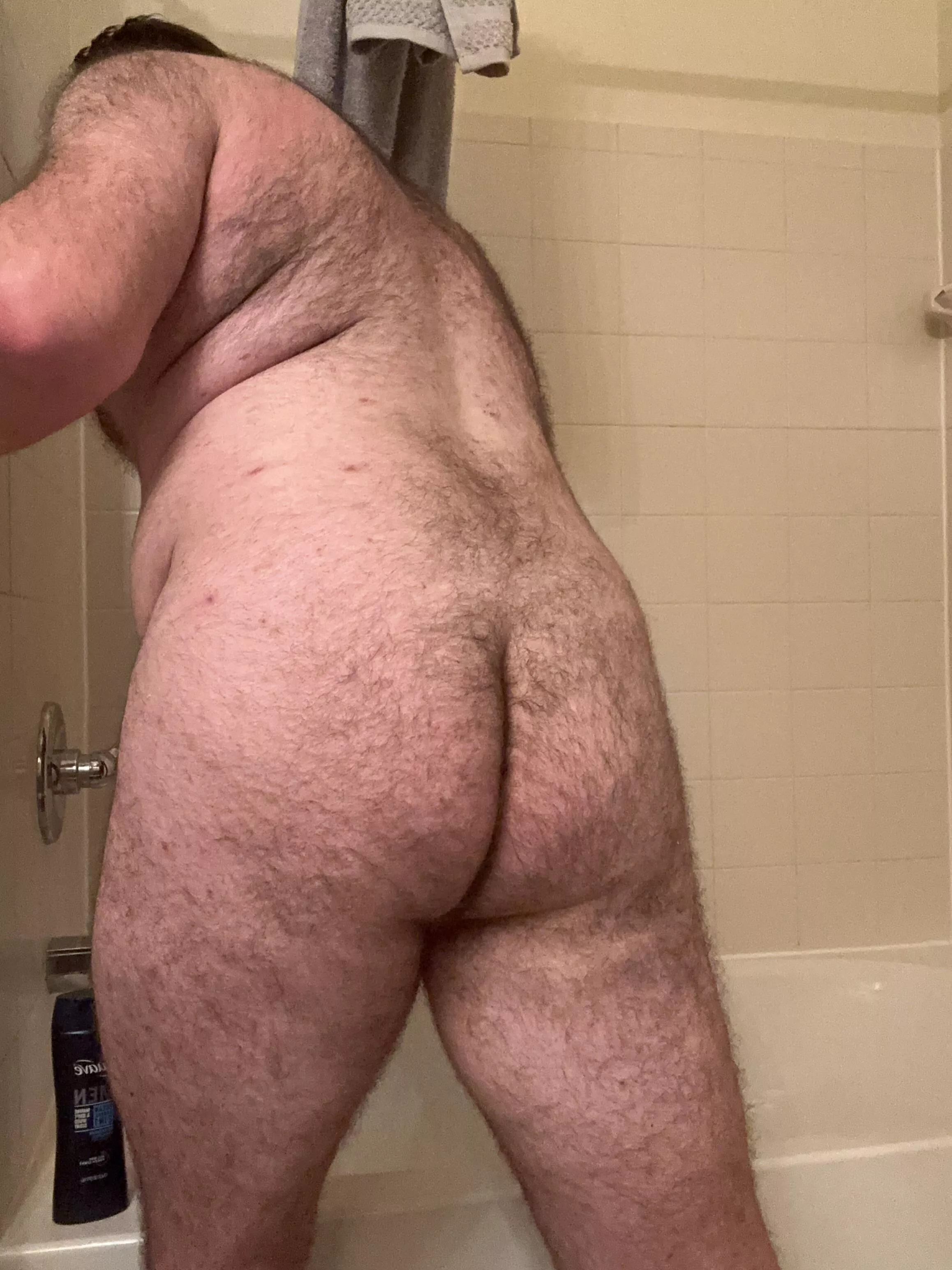 A Saturday night in means it’s time for a hot bath (27m)