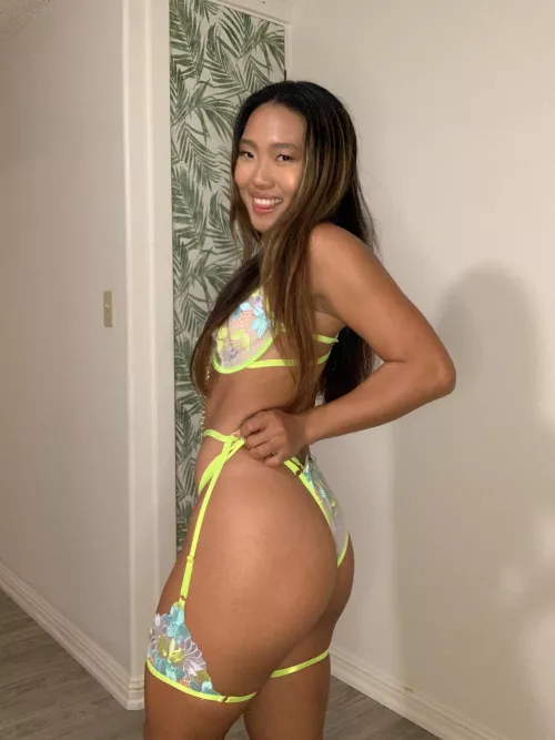 A slut with a high standard. Can you make me cum? 