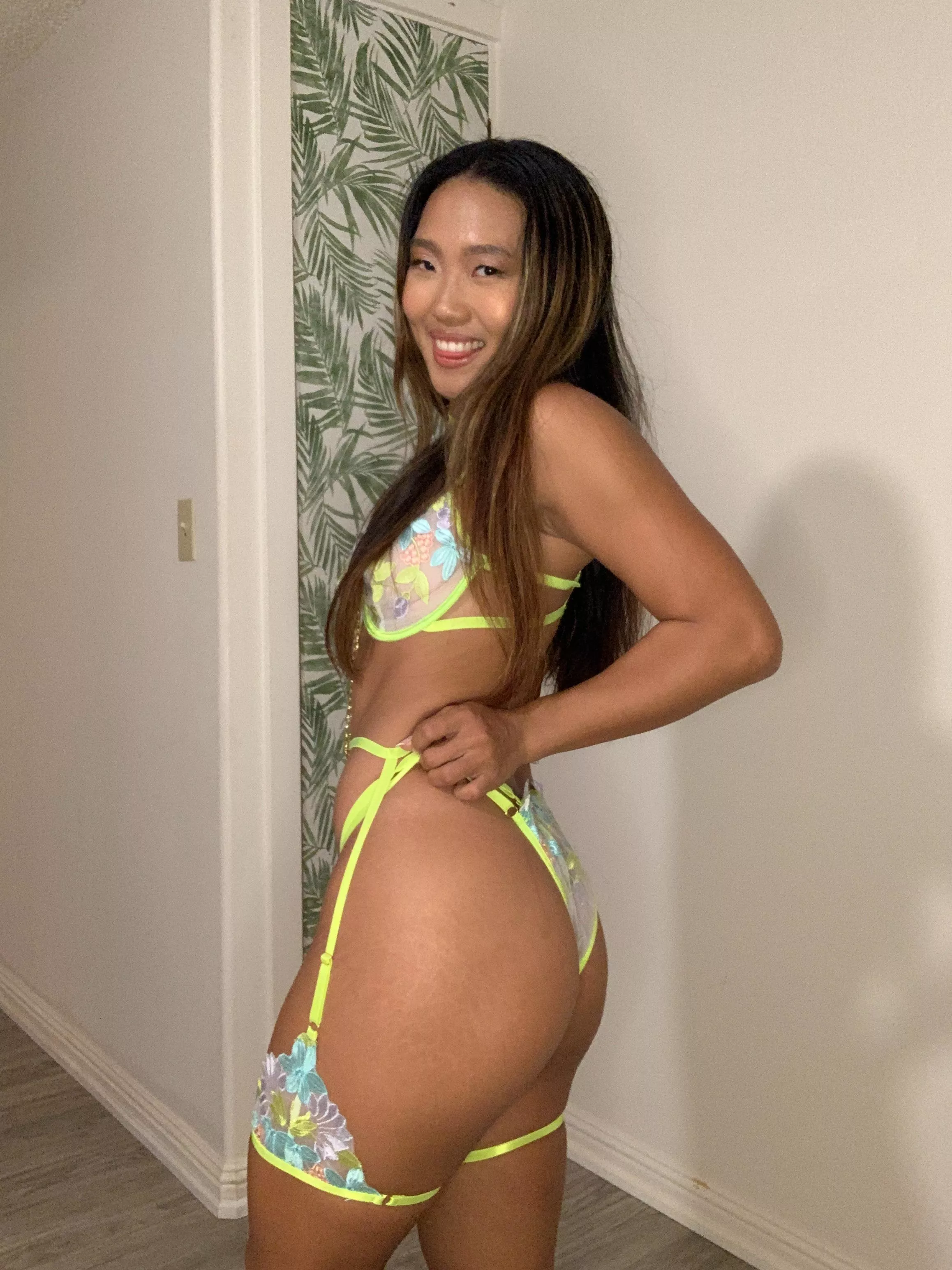 A slut with a high standard. Can you make me cum? 