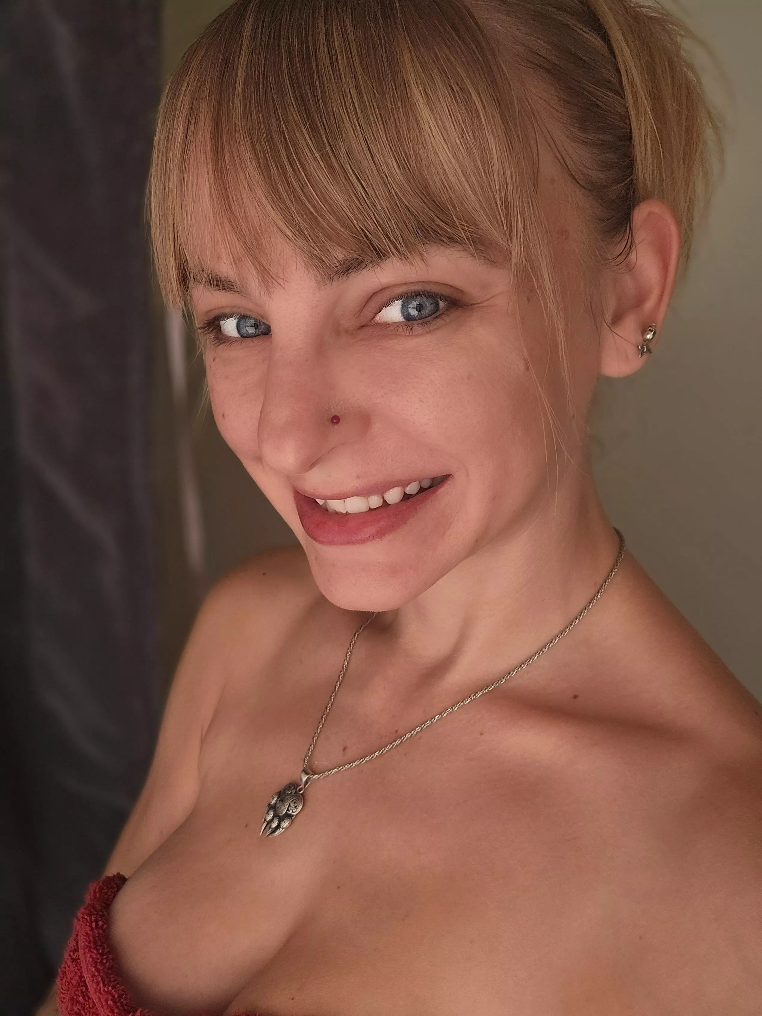 All natural most days all though I love an excuse to get done up 😉