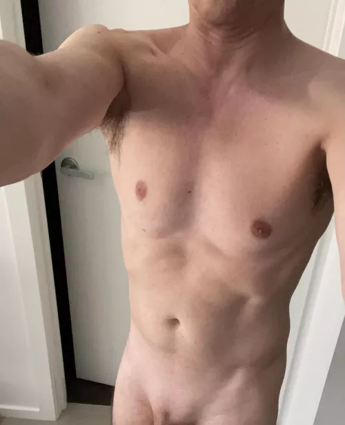 Any 18-20 twinks want to hang out and chill nude? 420 friendly