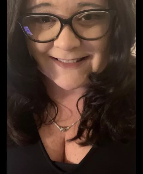 Anyone wanna cock tribute my face