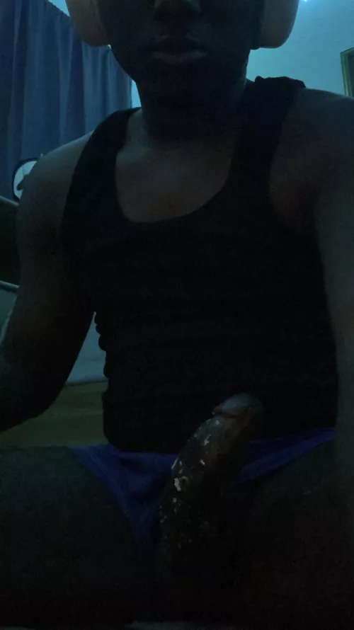 Anyone with nice feet Kik:girlcock69420