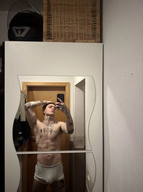 are u into fit guys ?👀