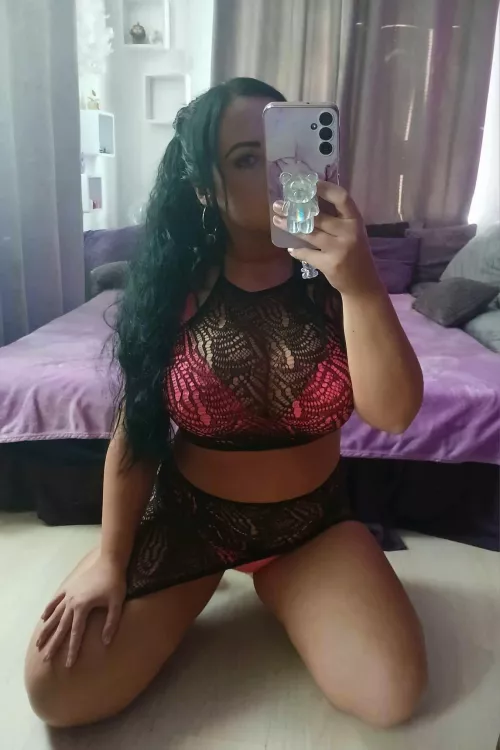 Are you ready to play with a milf?