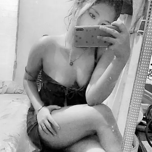 available po ako klaw or vcs 😊