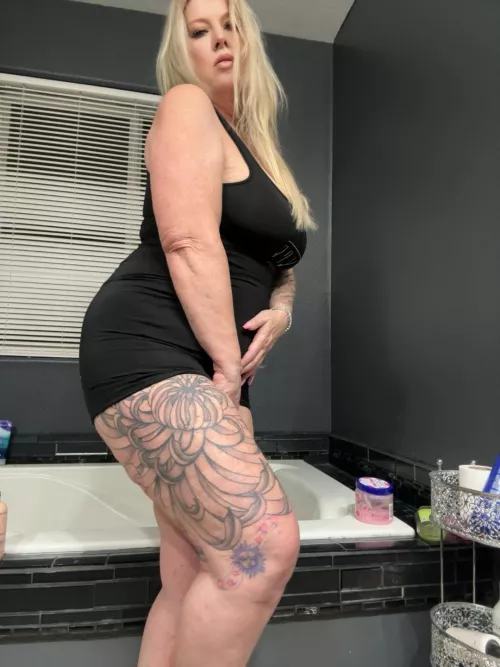 average mamma getting ready for her calgon bath