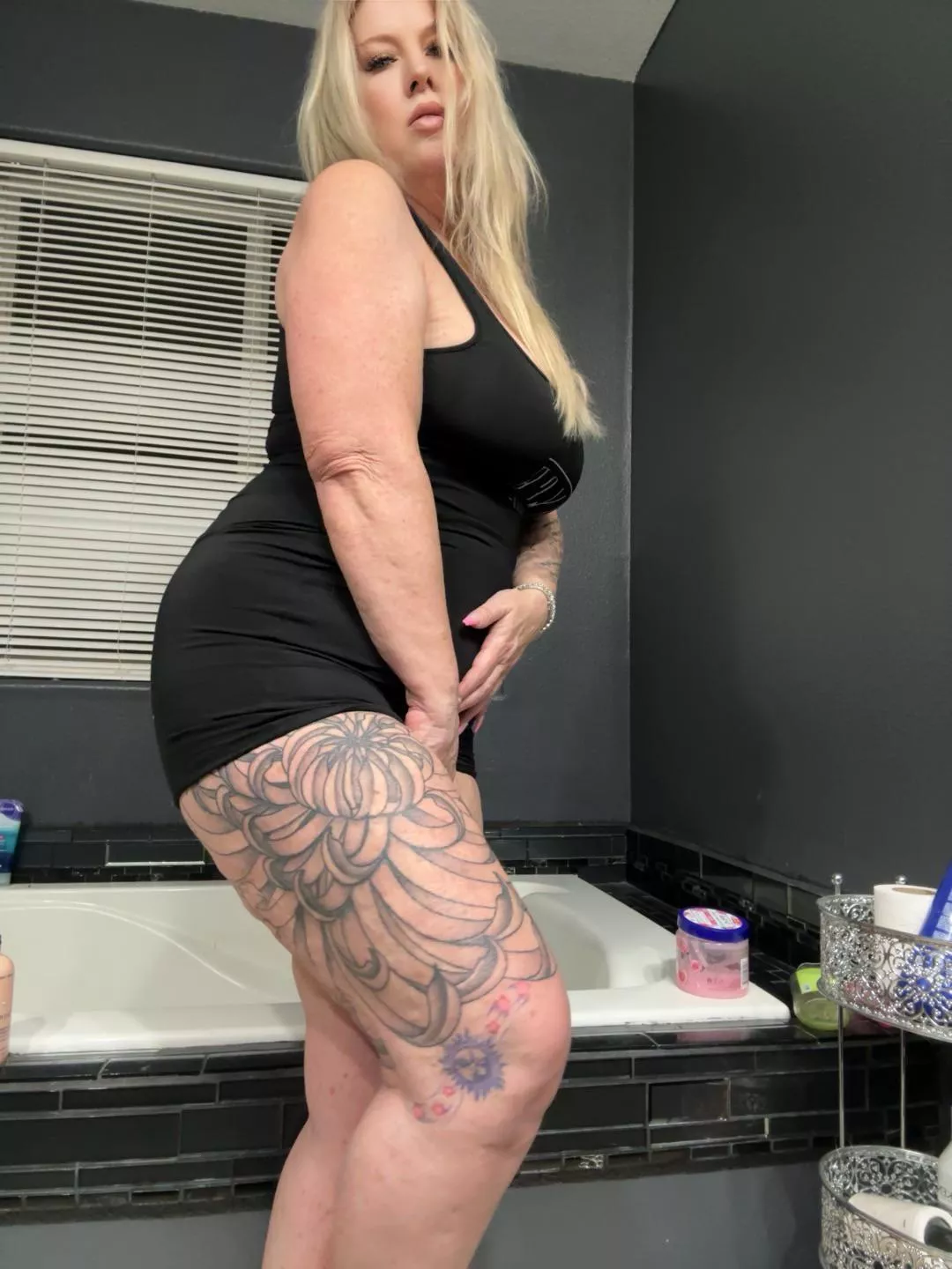 average mamma getting ready for her calgon bath