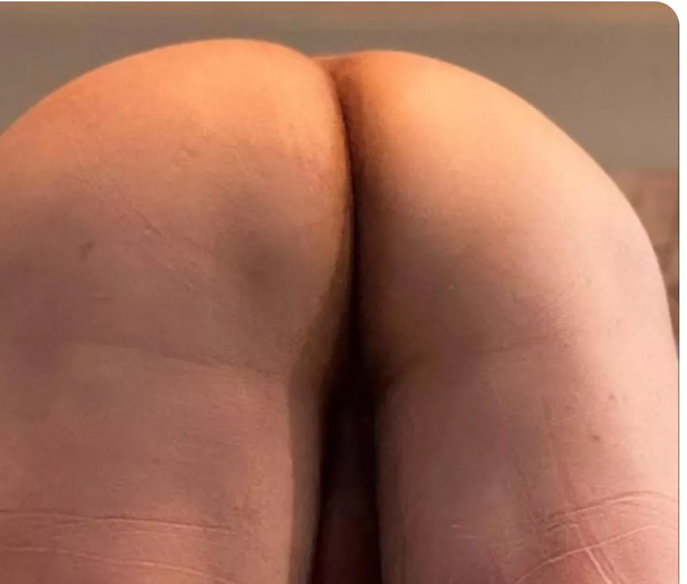 Bottom bi guy looking 919