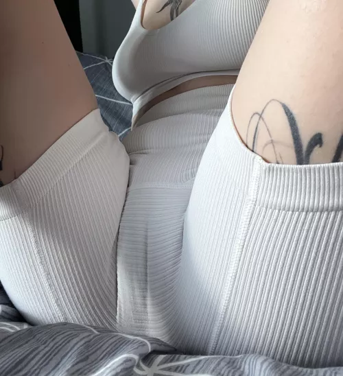 camel's paw in white shorts for you