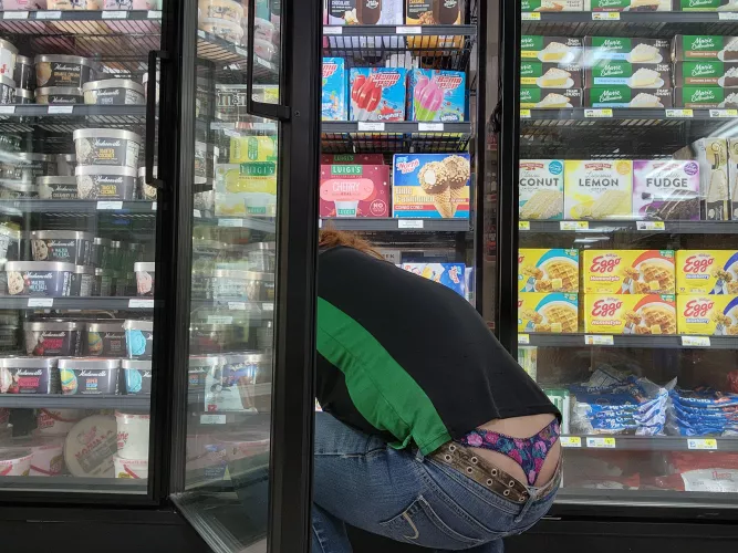 Can I interested you in some ice cream 🍦 😏