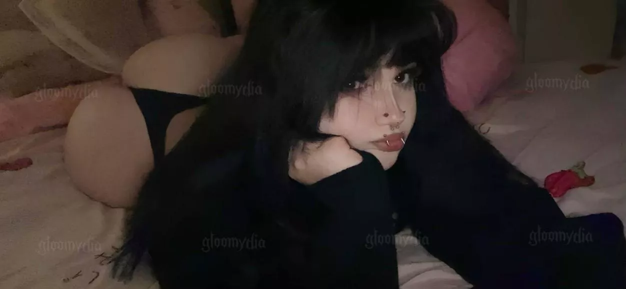 can we listen to rock while i ride u all night? 😓😅