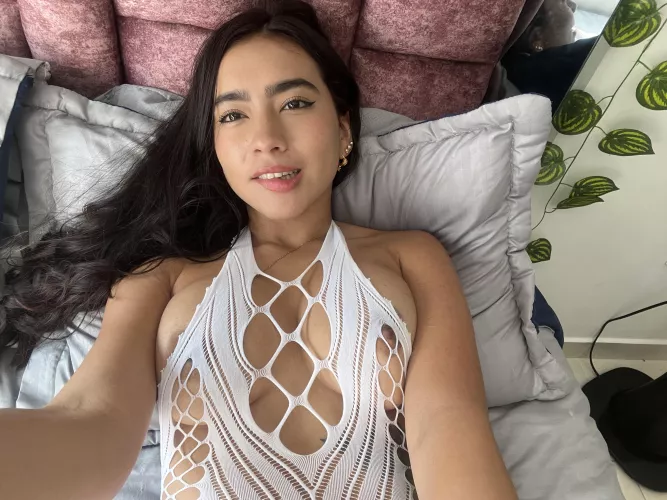 Can you play with a thick lady like me?