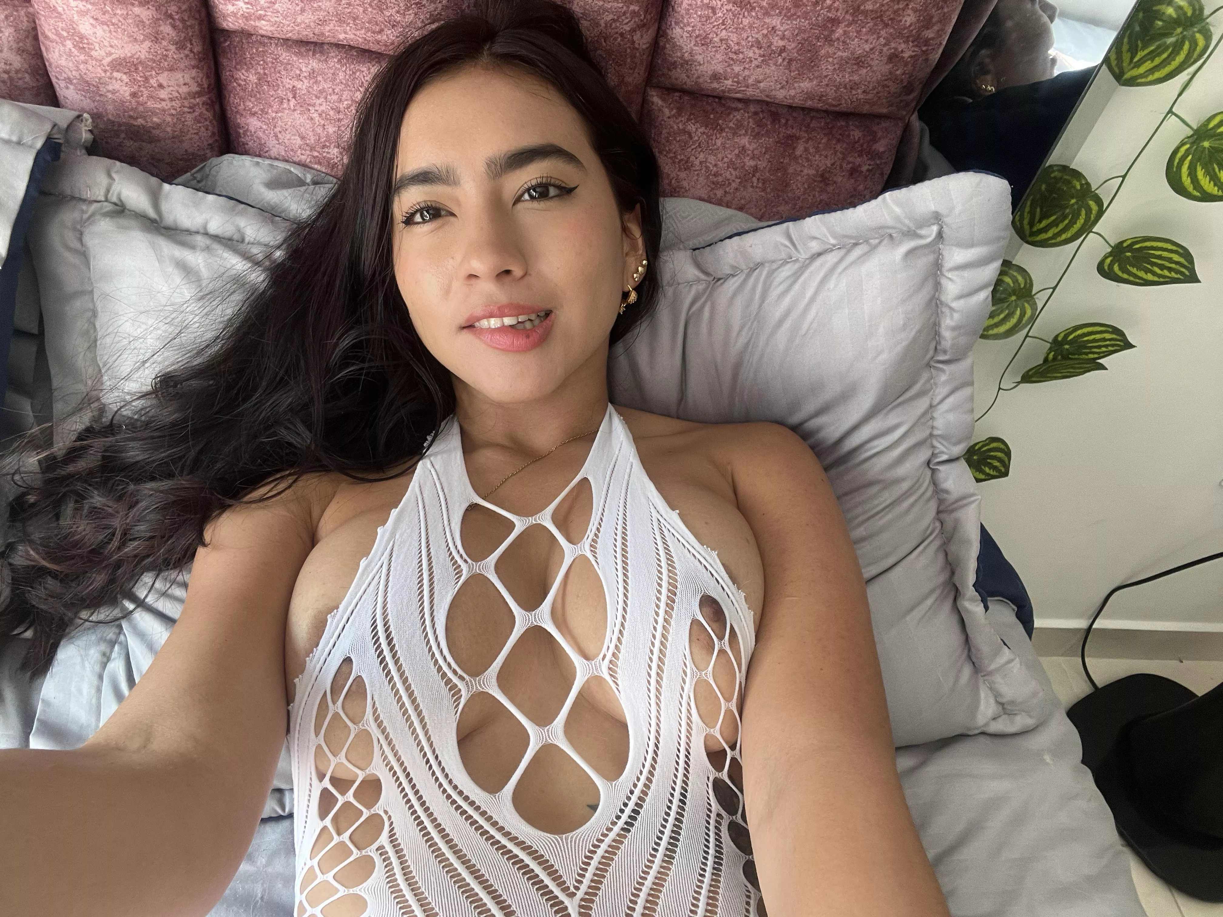 Can you play with a thick lady like me?