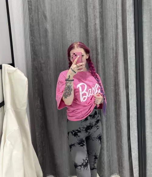 come into my locker room and stick your dick in my mouth