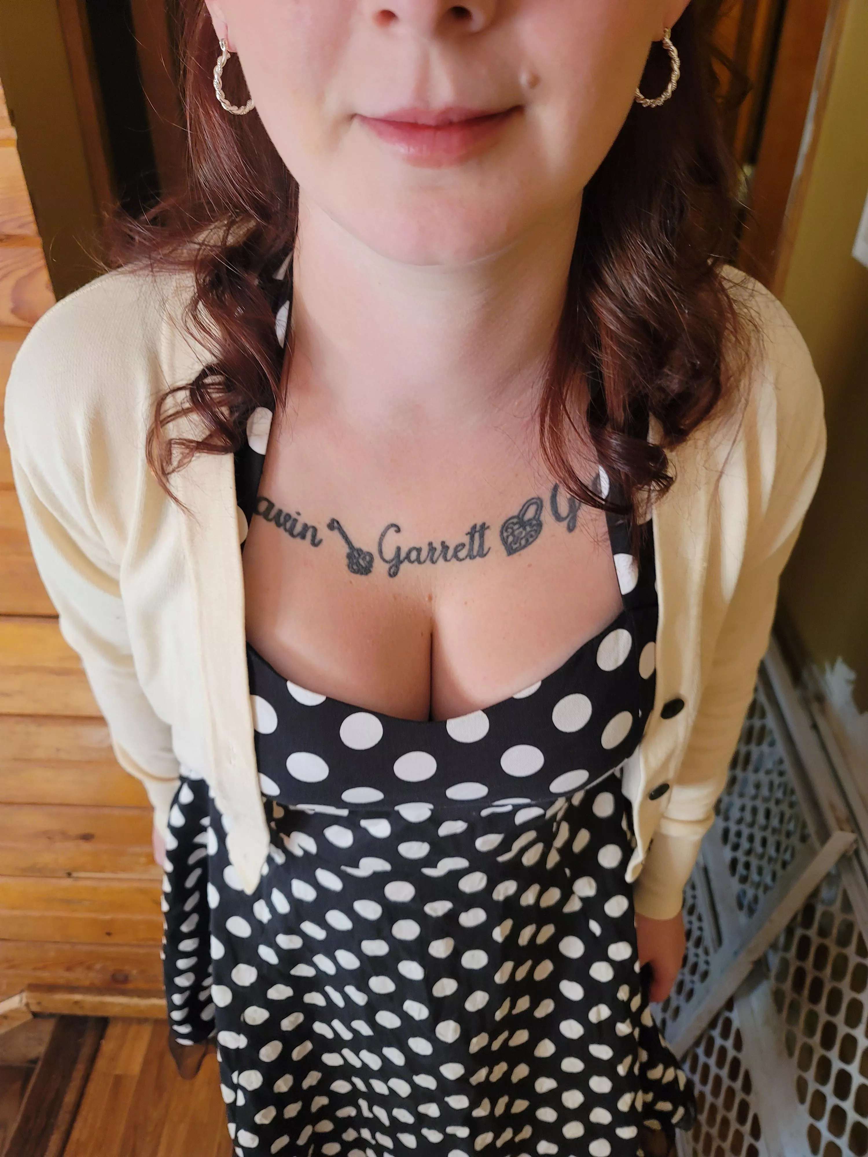 Could I be ur little 50s housewife milf 😏