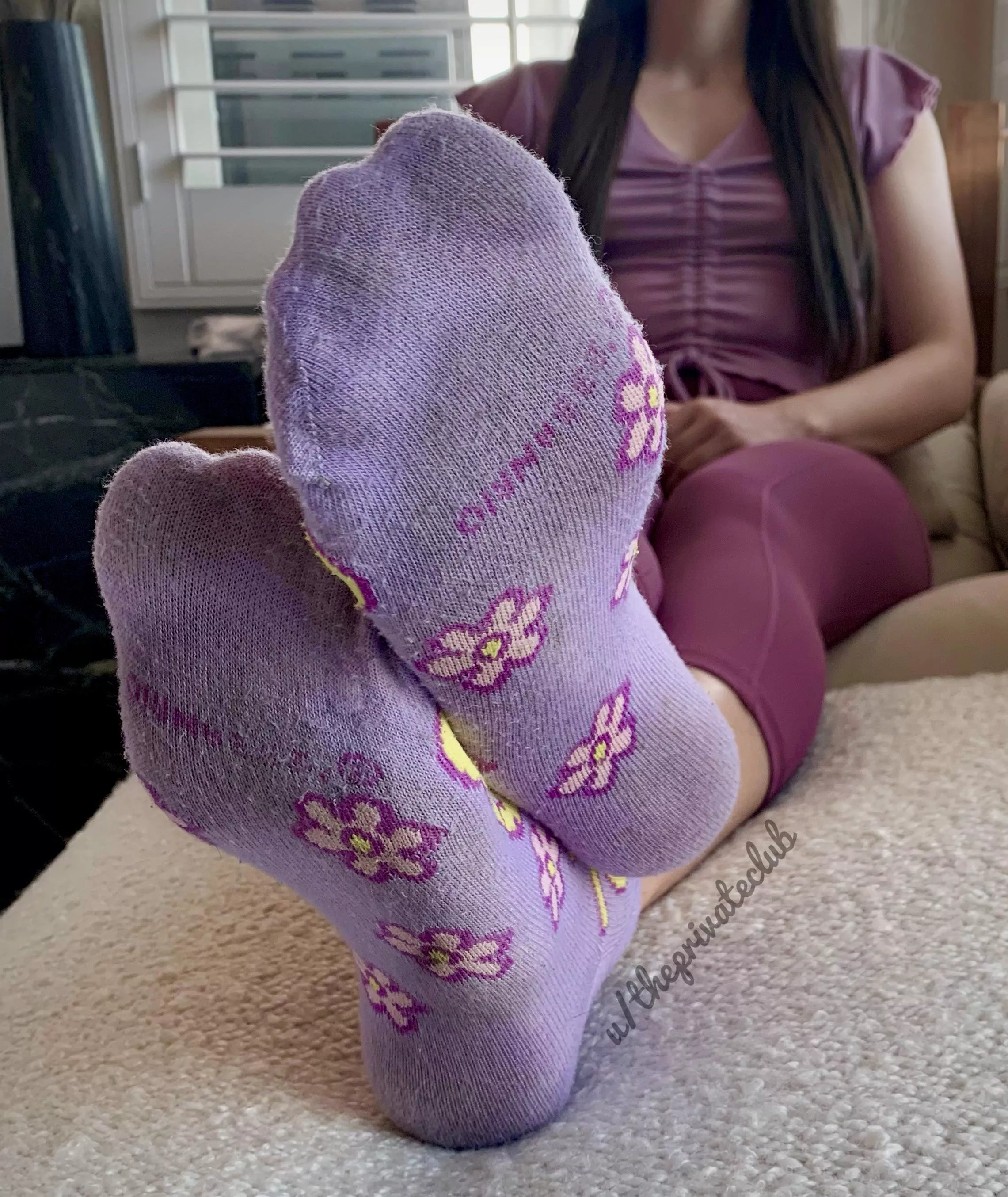 Cum on my daisies! 🌸