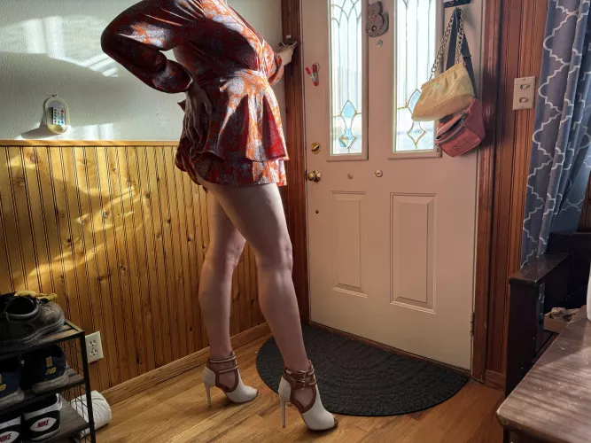 Date night with this hottie!