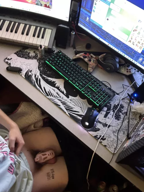 Day 18! Featuring my new setup >:3