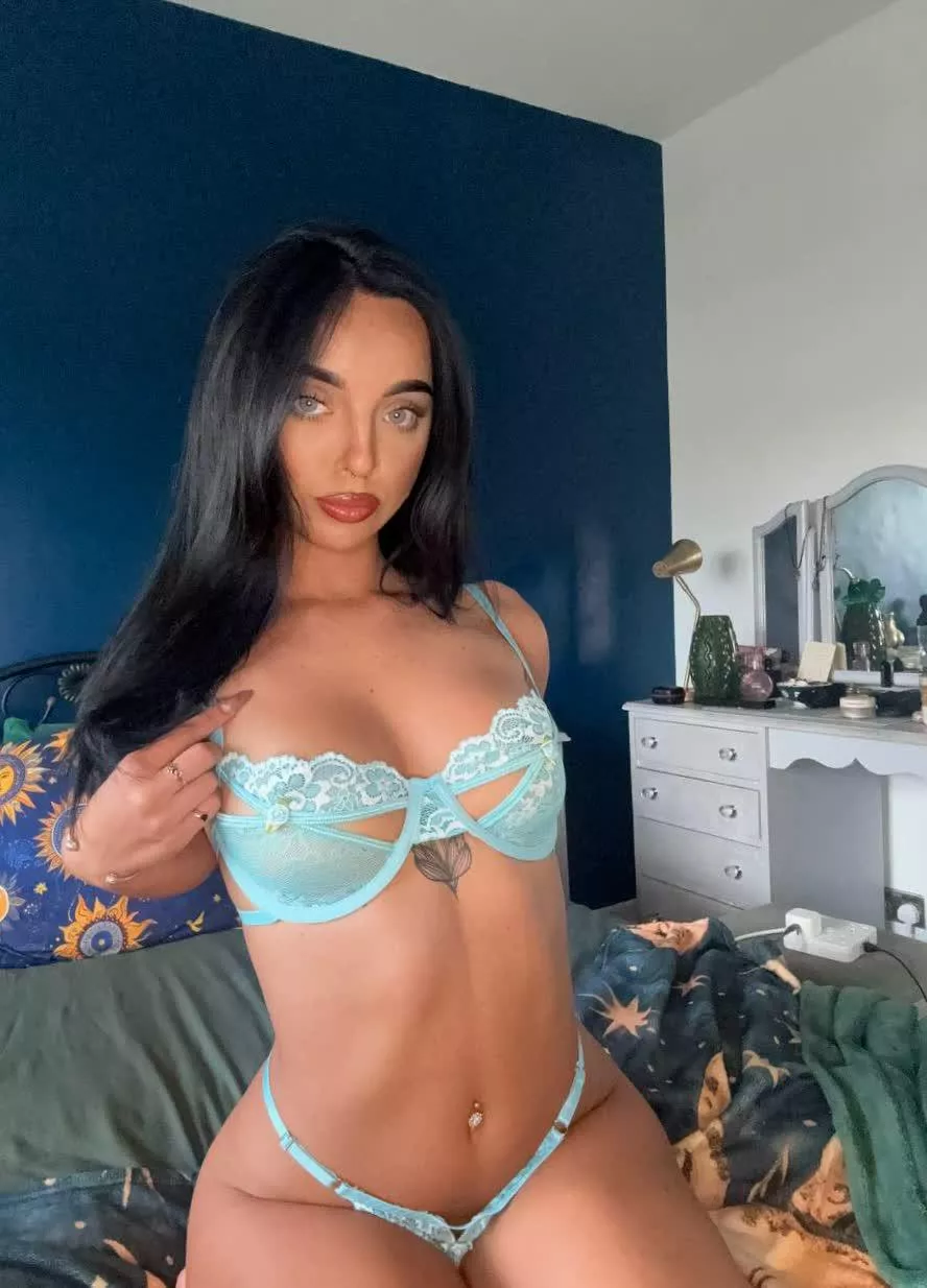 Do you find pierced tummies cute or sexy?