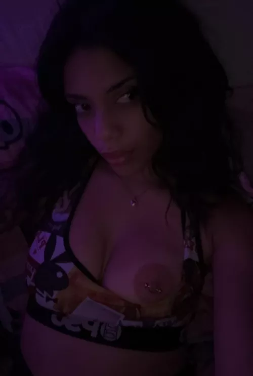 Do you like my necklace? 