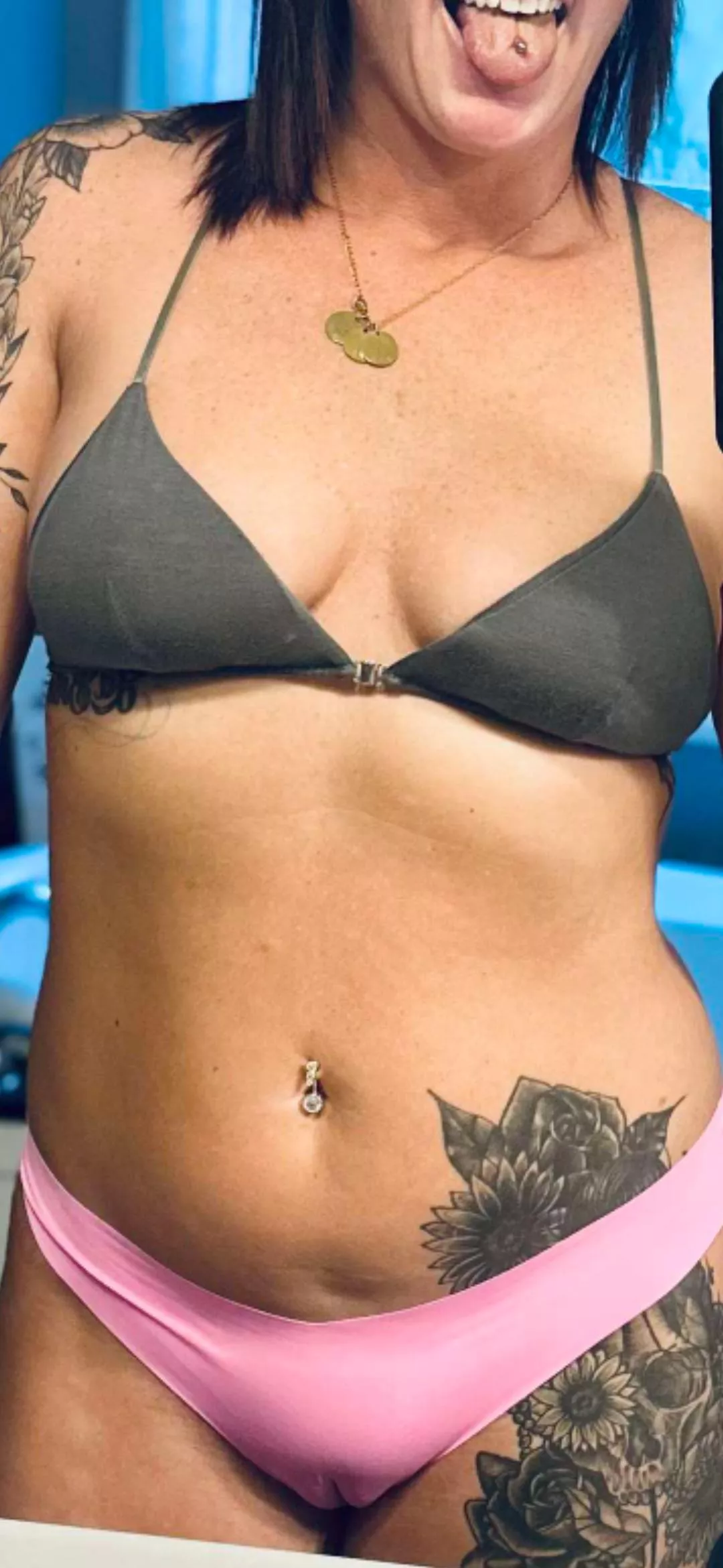 Does a mom bod with a 🐫 turn you on? 