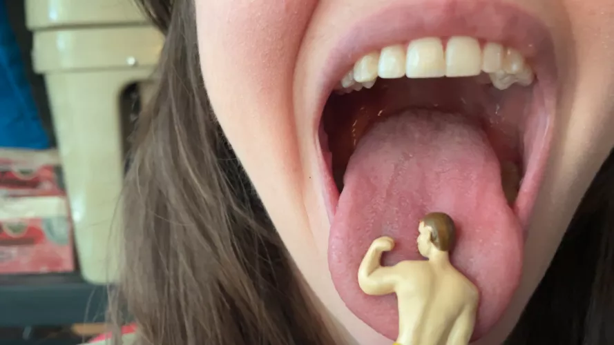 Does my tongue feel good? {f}