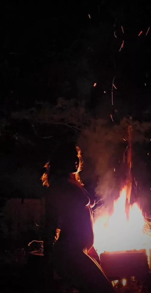 Don't miss the fireside this weekend 🔥📖