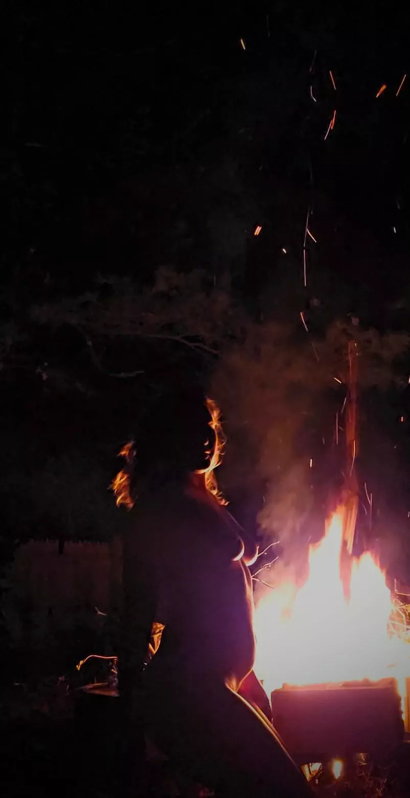 Don't miss the fireside this weekend 🔥📖