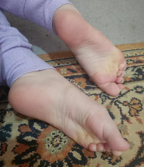 Don't stop staring at my feet 