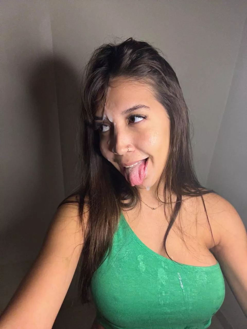 F18 gets Daddy's facial 