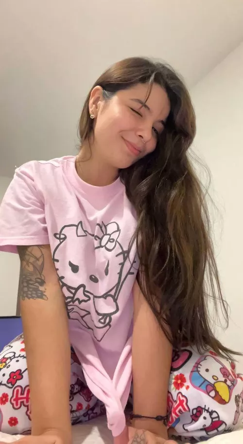 F18 looking for someone to play with 