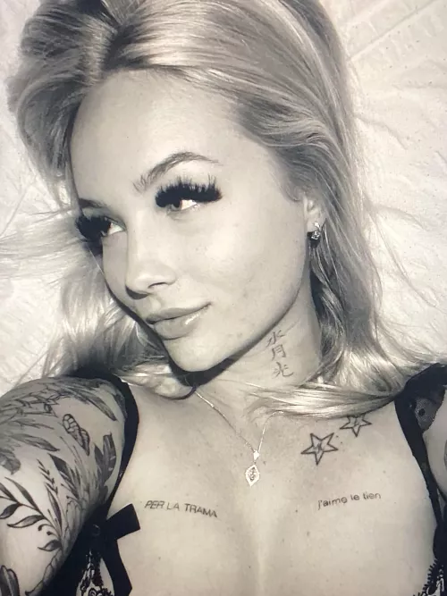 F23 just a bored blondie, wanna distract me right now babe? (Scotland) x