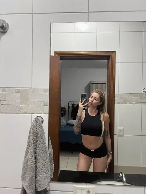 F4M, wanna warm the bed with me? 