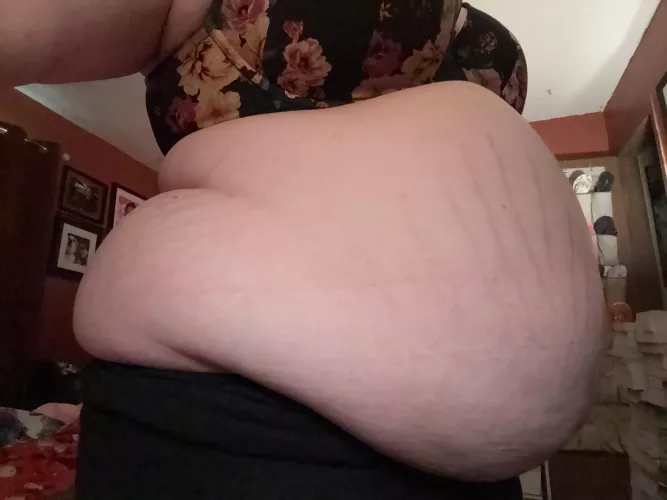 Feeling FAT after stuffing my huge belly full of McDonald’s and ice cream 