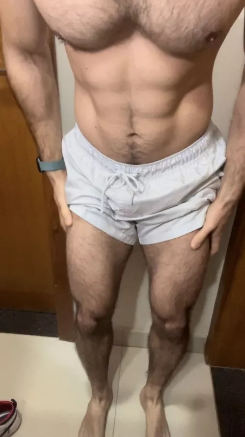 Fresh from the gym, still hot. Ready? 👅