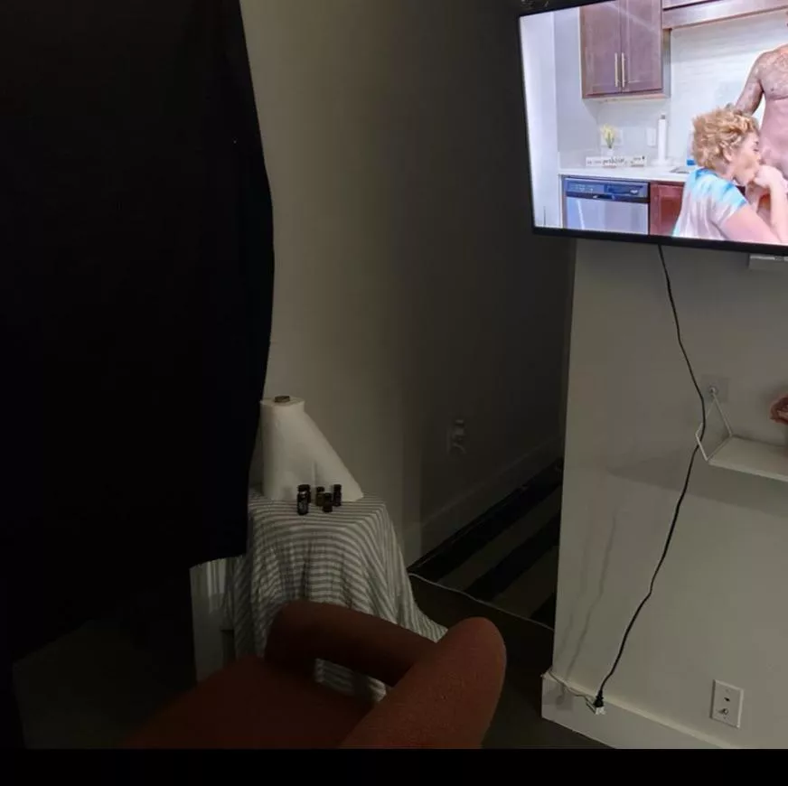 Gloryhole, East Harlem east 1 05 Street and first Avenue from 10:30 am to 2:30 PM uncut only HUng💦 DM me be clean and ready to meet