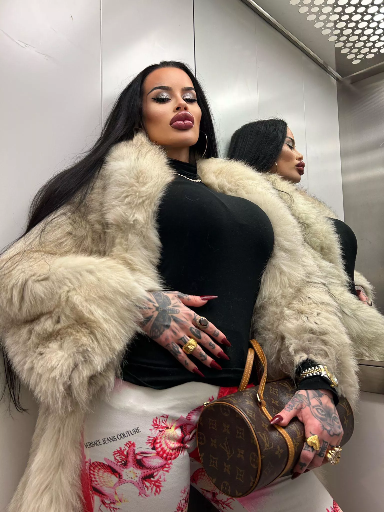 Going out, looking for fun 👑