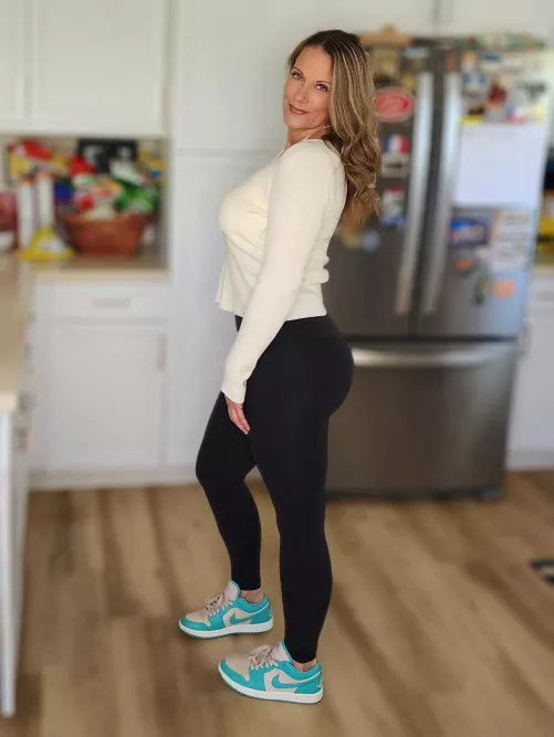 Going to make some cakes and pies today [f]