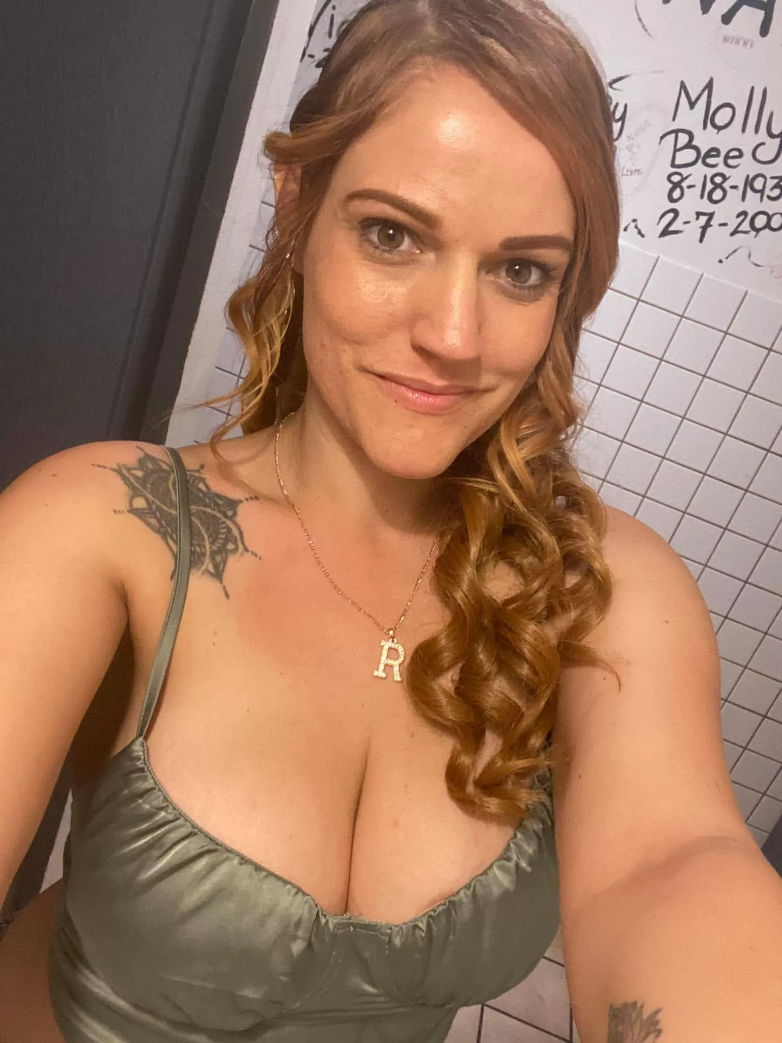 Got a thing for milfs with red hair?