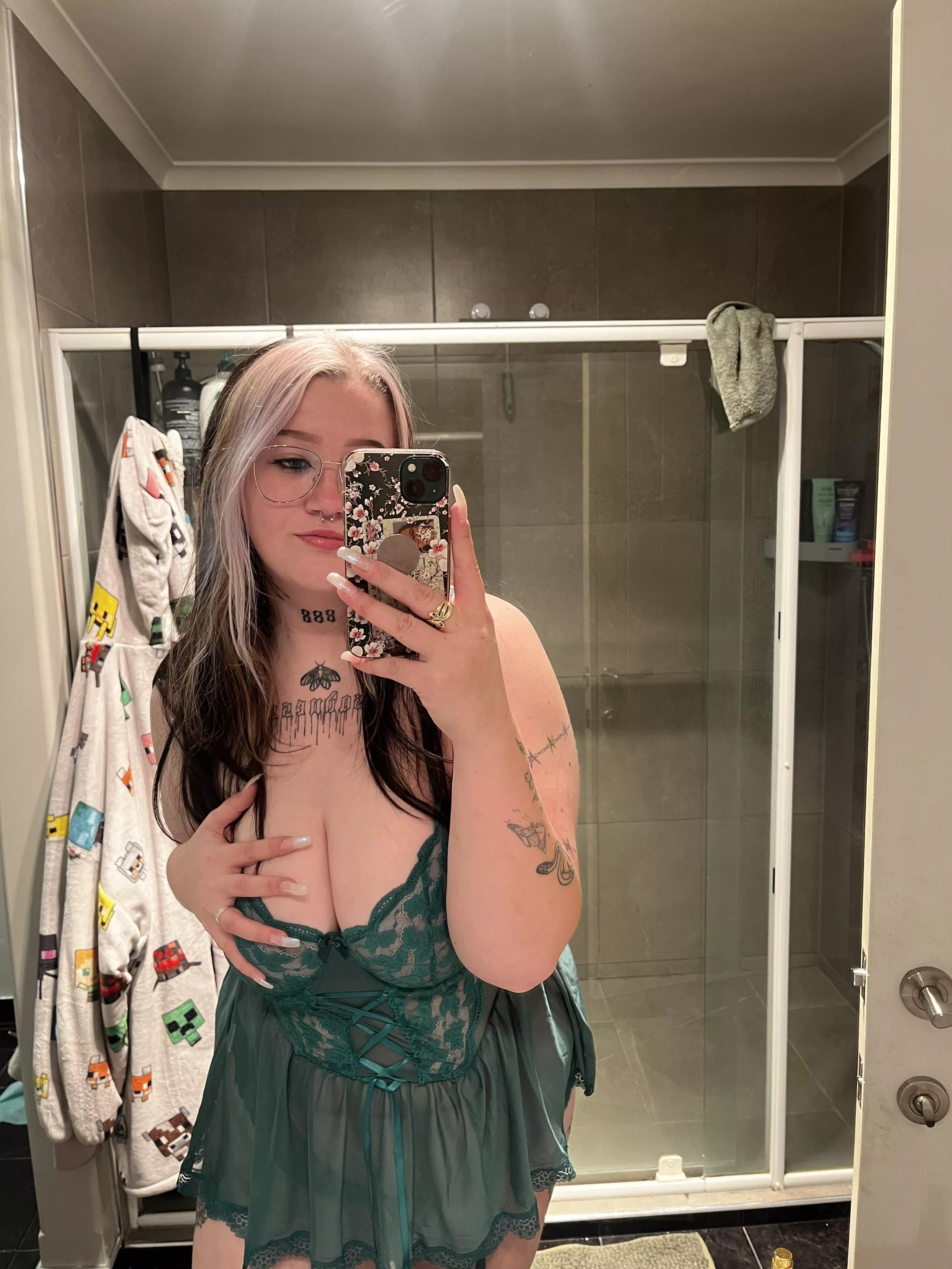 Greens my favourite colour 💚