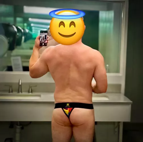 Gym selfie - almost got caught - again 😬