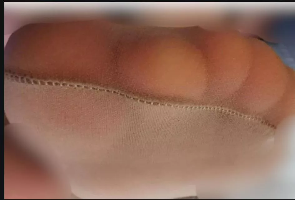 Haha, beta cuck boy wishes he could see past my nylon toes