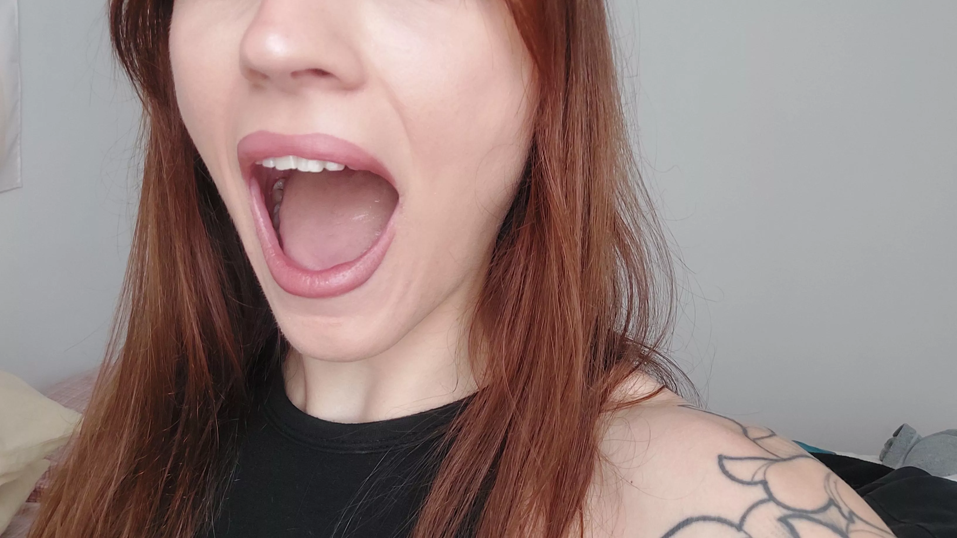 Here is the big door to enter heaven {f}