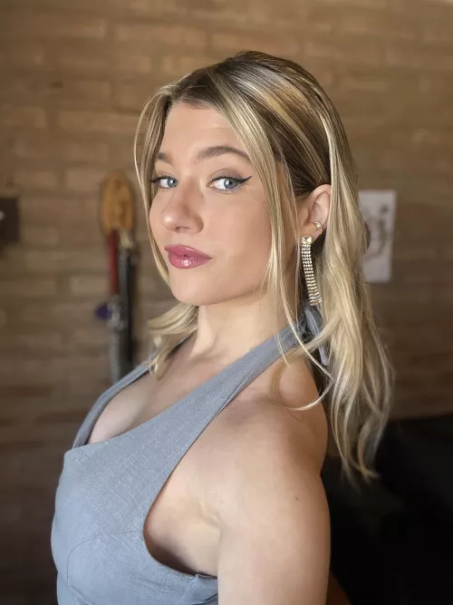 Hey baby what do you have in mind for us today? Message me😘