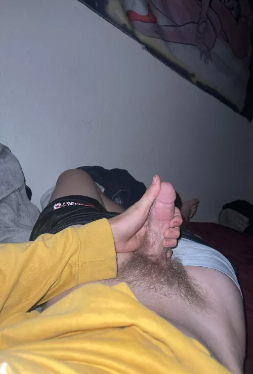 Hosting rn who wanna worship this cock