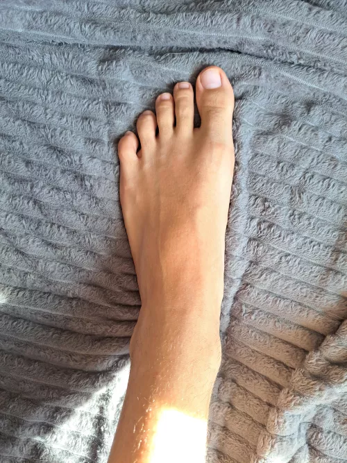 How hard do you get when you see the top of my foot? 
